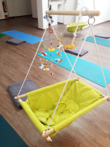 Fitmarie und Yogalise Galeriebild Babyschaukel Kursraum